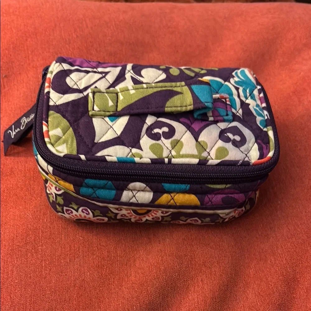 Vera Bradley Quilted Cosmetic/jewelry organizer - Picture 1 of 5